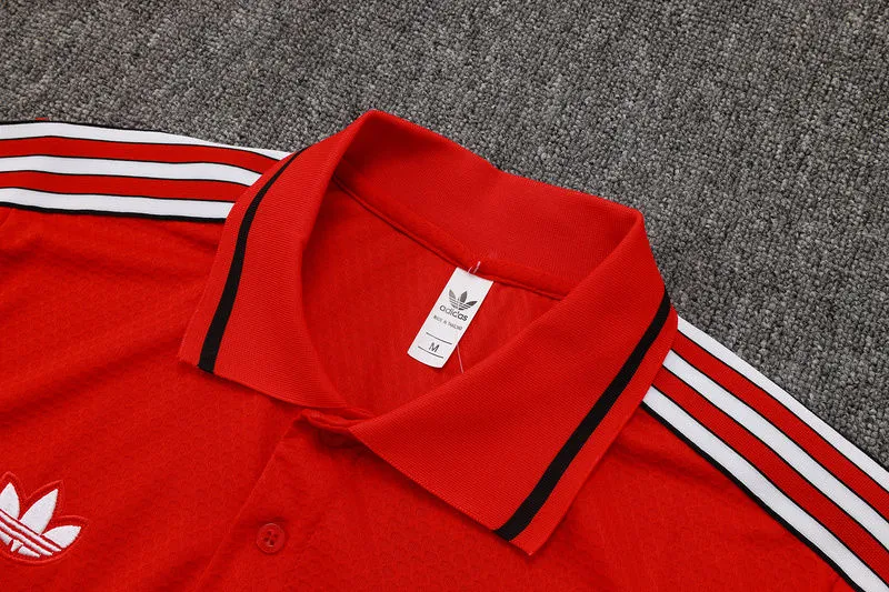2025/26 M Utd Red Sweater Tracksuit detail image