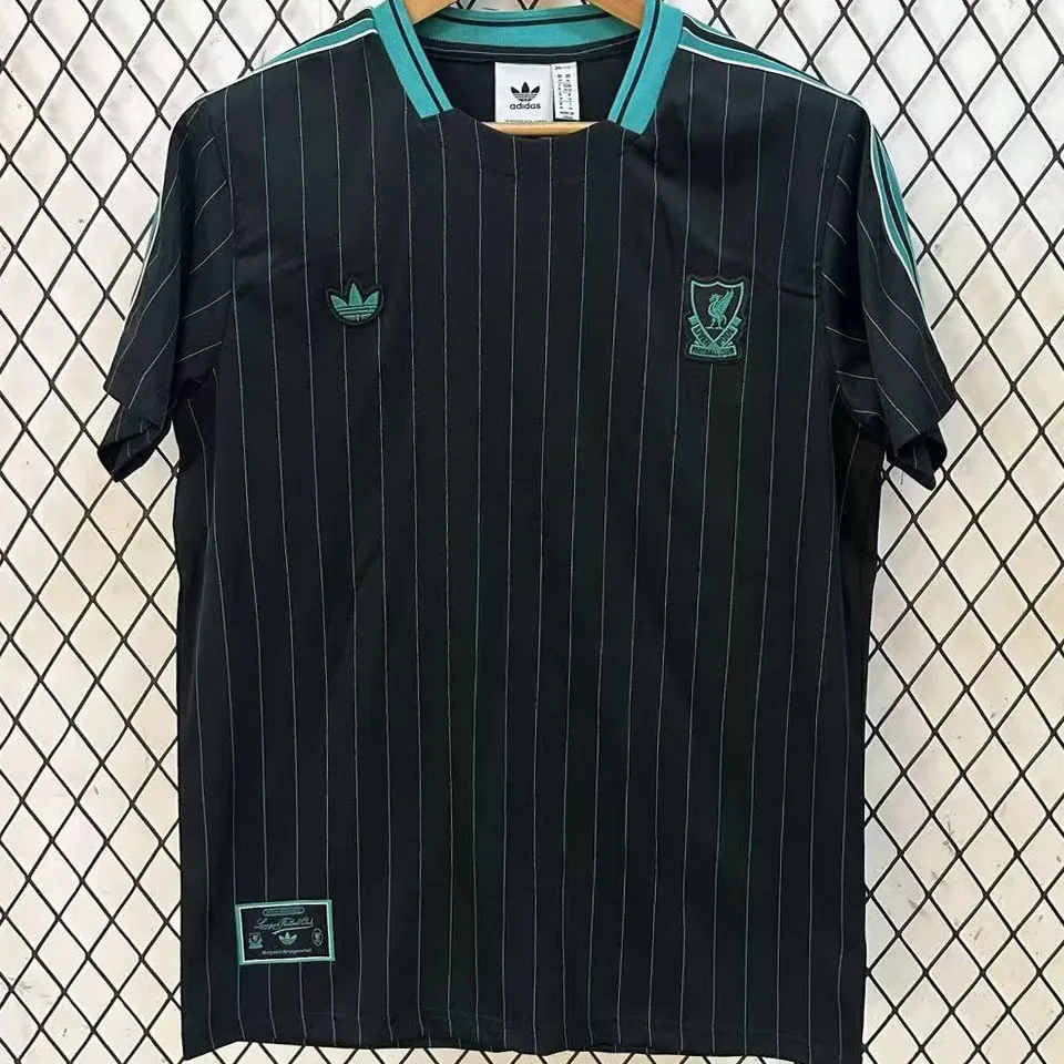 2025/26 LFC Black Retro Style Fans.. product image