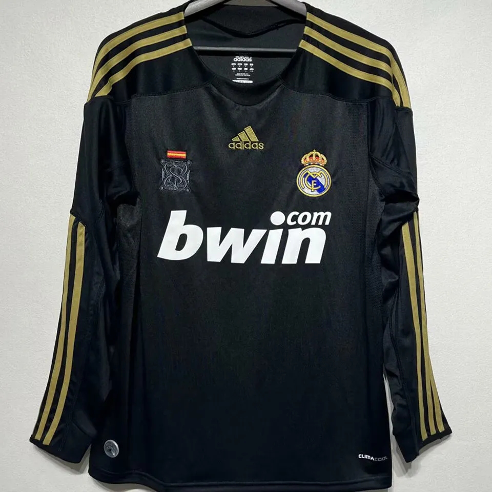 2009/10 RM Away Black Retro Player.. product image