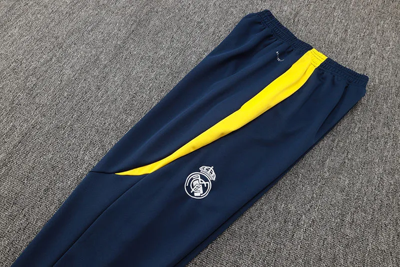 2025 RM White Jacket Tracksuit detail image