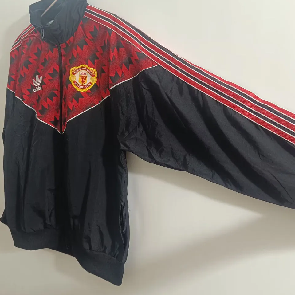 2025/26 M Utd Retro Windbreaker.. detail image