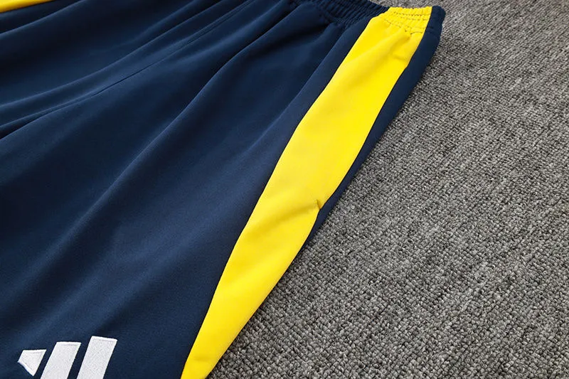 2025 RM White Jacket Tracksuit detail image