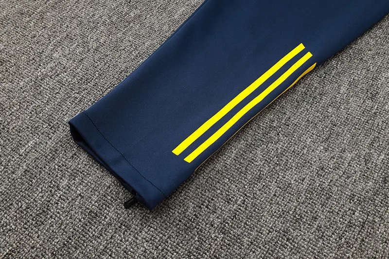 2025 RM White Jacket Tracksuit detail image