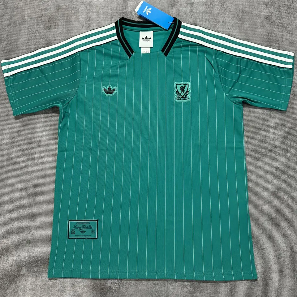 2025/26 LFC Green Retro Style Fans.. product image