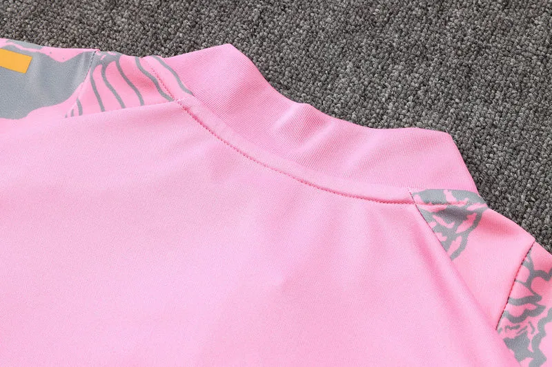 2025 RM Pink Sweater Tracksuit detail image