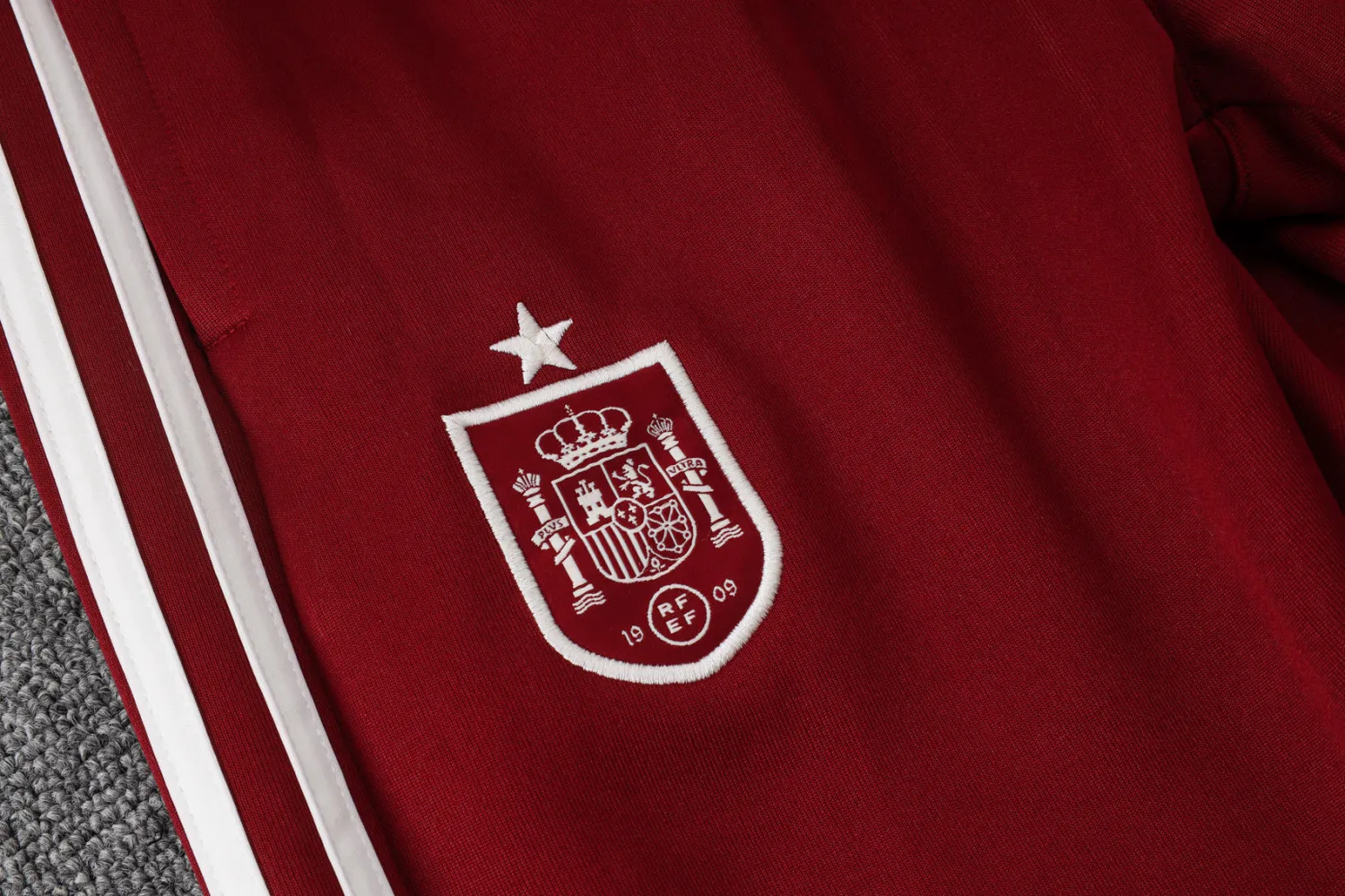 2026/27 Spain White Jacket Tracksuit detail image
