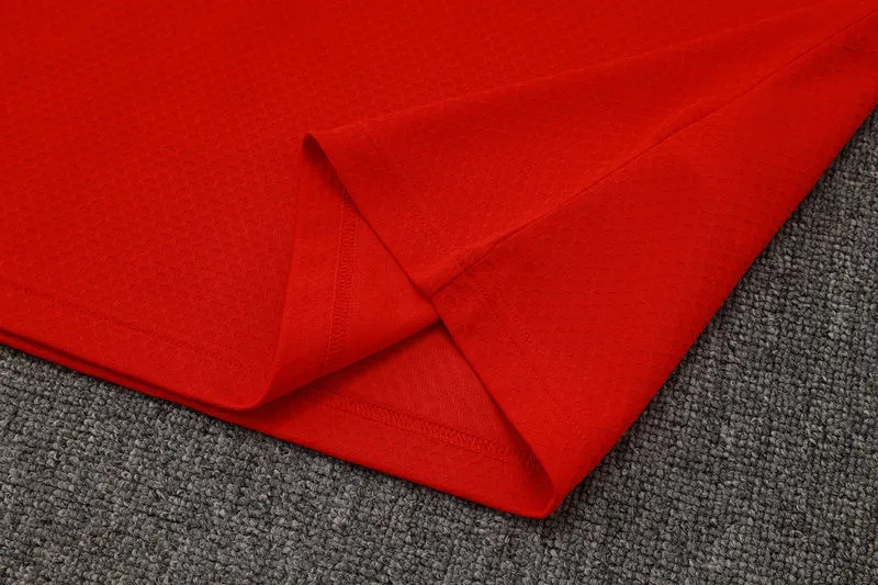 2025/26 M Utd Red Sweater Tracksuit detail image