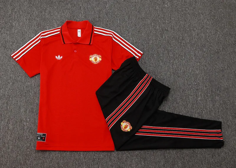 2025/26 M Utd Red Sweater Tracksuit detail image
