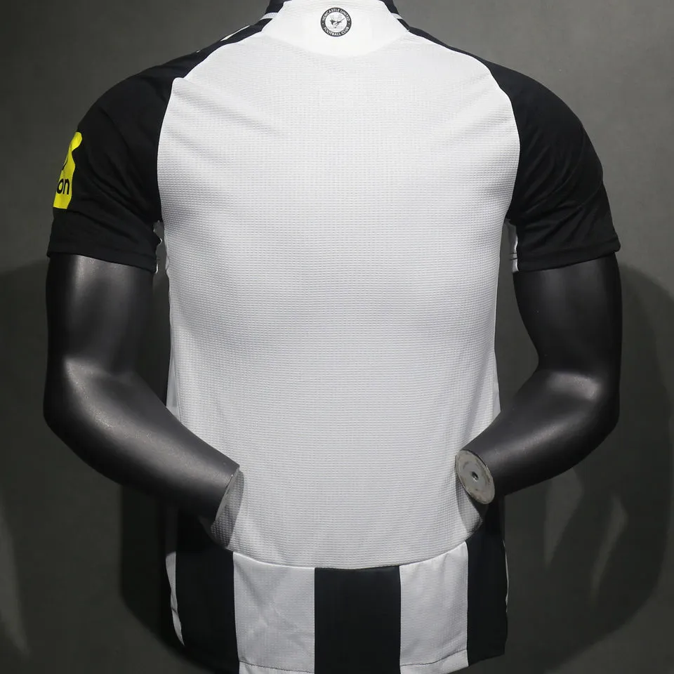 WINNERS #25 Newcastle Home Player Version Jersey 2024/25（SAM FENDER People Watching有号下广告）