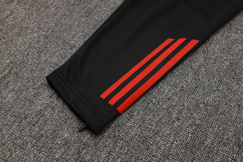 2025/26 M Utd Red Sweater Tracksuit detail image