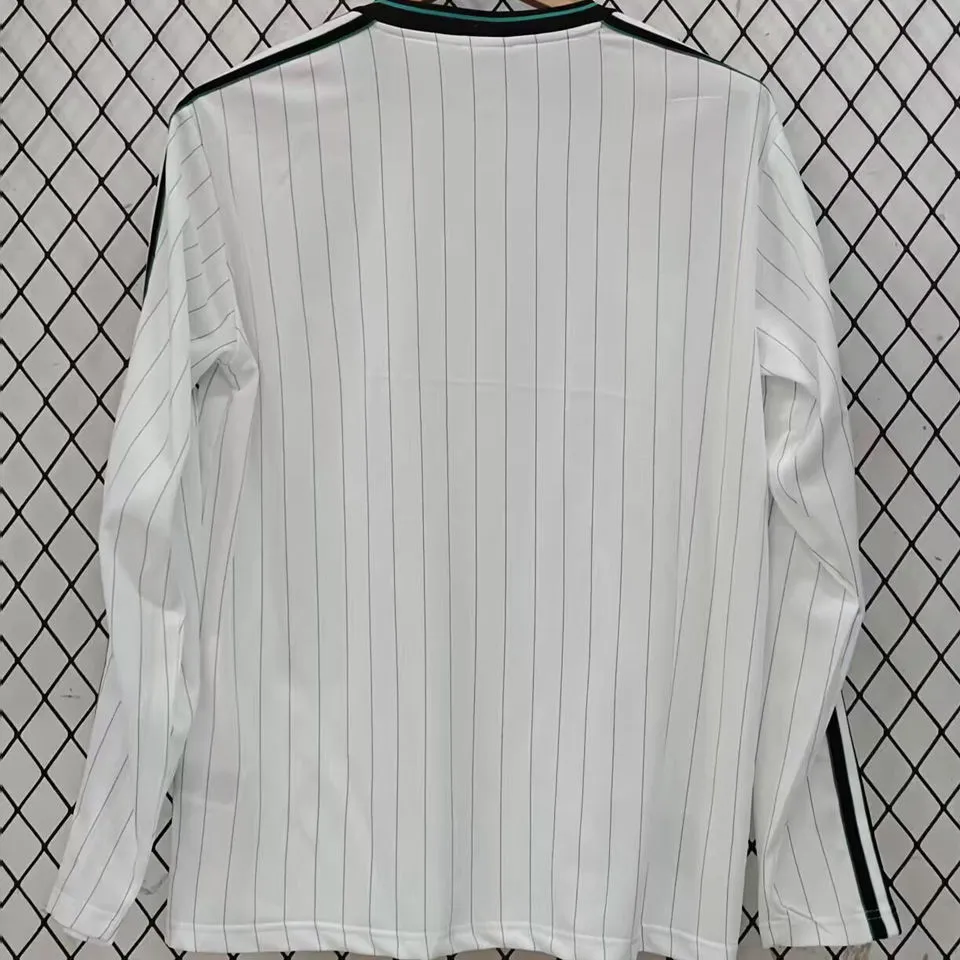 2025/26 LFC White Retro Style Fans.. product image