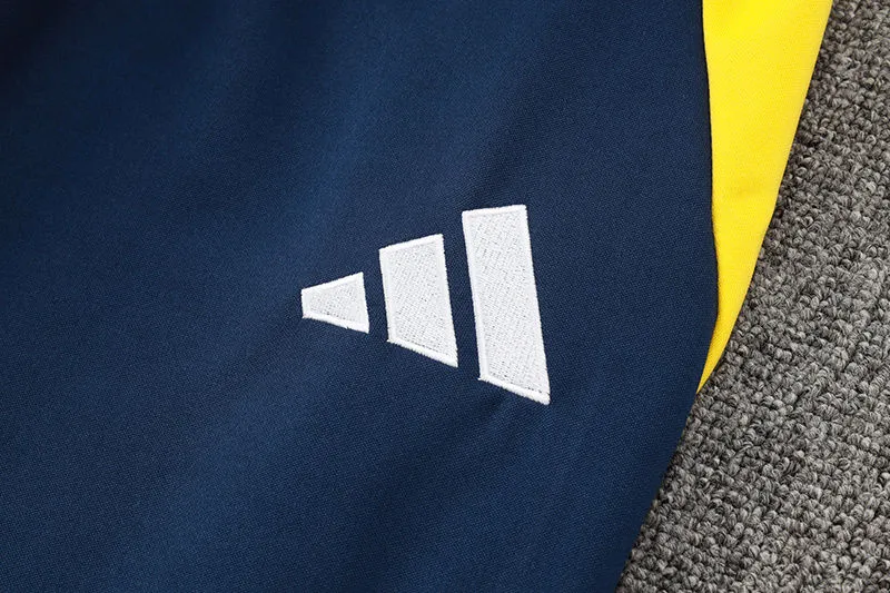2025 RM White Jacket Tracksuit detail image